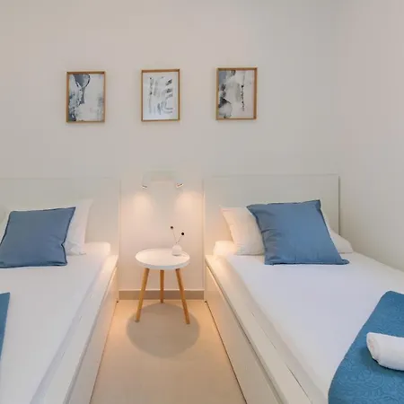 New!!! Luminose House